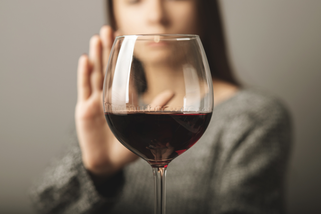 NEM MUSZÁJ KOCCINTANI! - Az alkohol mérgező, pszichoaktív, függőséget okozó anyag 